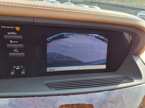 Used 2011 Mercedes-Benz S 550 4MATIC image 5