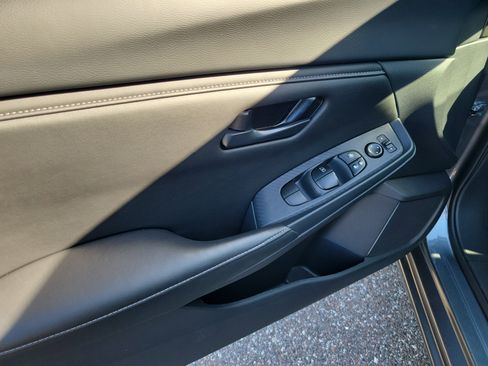 Certified 2025 Nissan Sentra S image 16