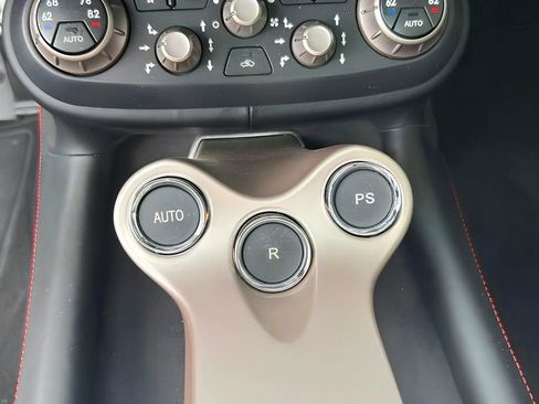 Used 2014 Ferrari California image 8