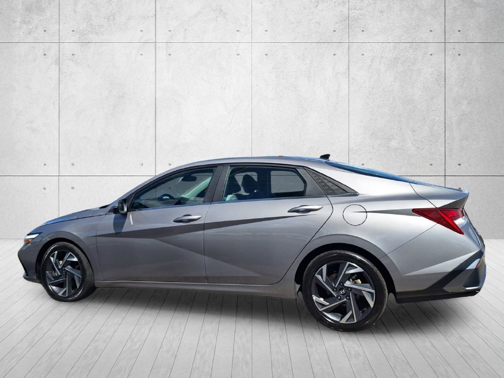 Used 2024 Hyundai Elantra Limited FWD image 7