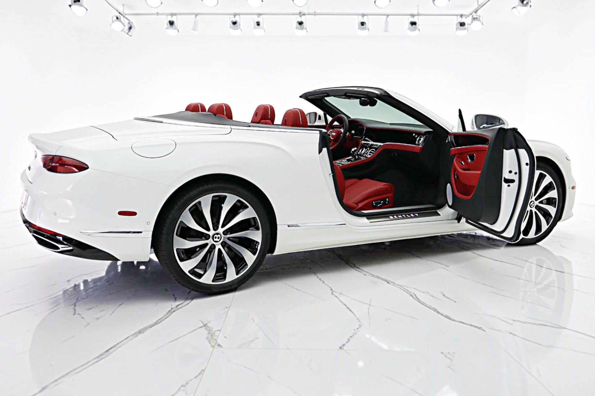 Used 2026 Bentley Continental GT Mulliner AWD/4WD image 12