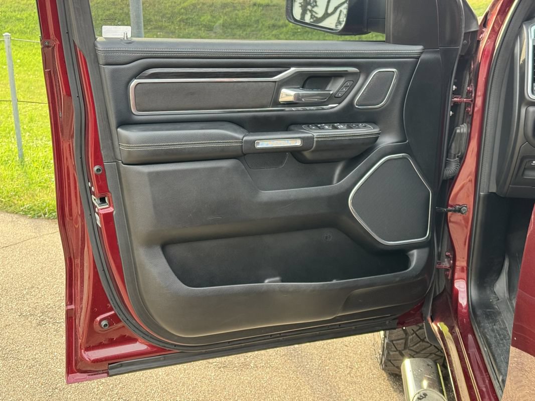 Used 2023 RAM 1500 Laramie AWD/4WD image 28