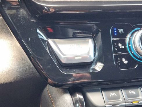 Used 2025 GMC Sierra 1500 AT4 w/ AT4 Premium Package AWD/4WD image 22