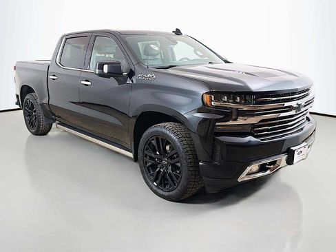 Used 2020 Chevrolet Silverado 1500 High Country w/ Technology Package AWD/4WD image 2