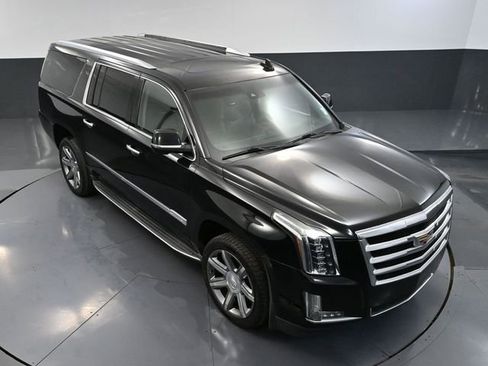 Used 2017 Cadillac Escalade ESV Luxury image 60