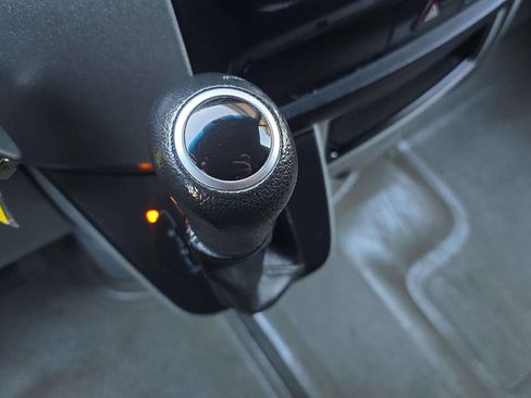 Used 2014 Freightliner Sprinter 3500 image 38