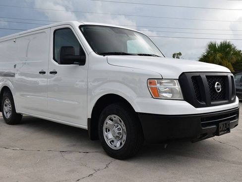 Used 2020 Nissan NV 2500 SV RWD image 1