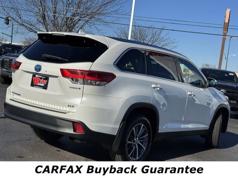 Used 2019 Toyota Highlander XLE image 3