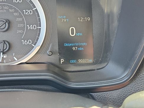 Used 2020 Toyota Corolla LE FWD image 23
