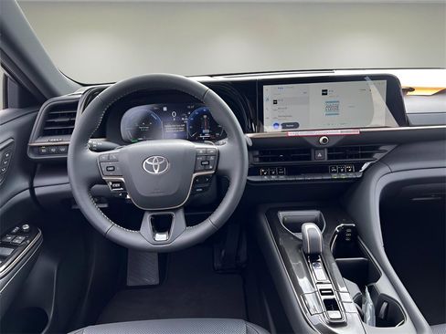 New 2026 Toyota Crown Signia image 14