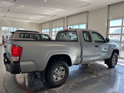Used 2016 Toyota Tacoma SR image 8