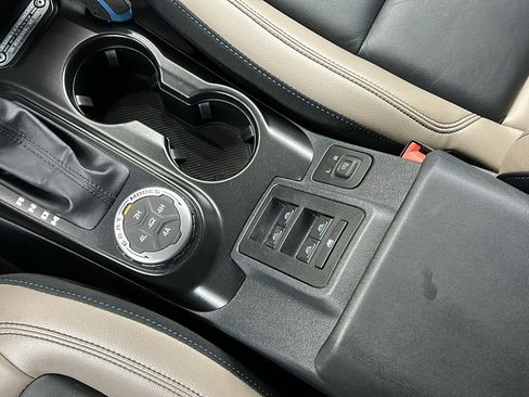 Used 2023 Ford Bronco Wildtrak image 26