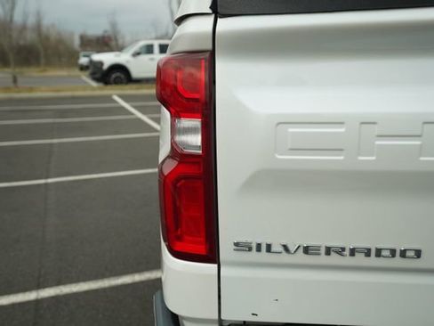 Used 2019 Chevrolet Silverado 1500 LTZ image 40