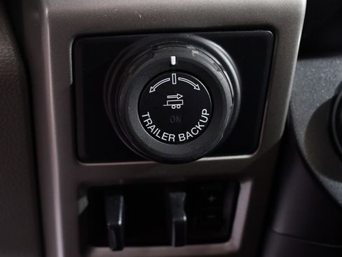 Used 2018 Ford F150 Lariat image 31