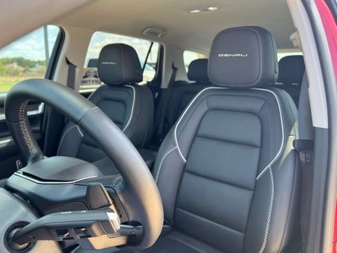 Used 2026 GMC Terrain Denali AWD/4WD image 11
