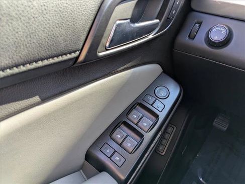 Used 2017 Chevrolet Tahoe LT image 18