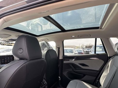 New 2026 Volkswagen Tiguan SE AWD/4WD image 11