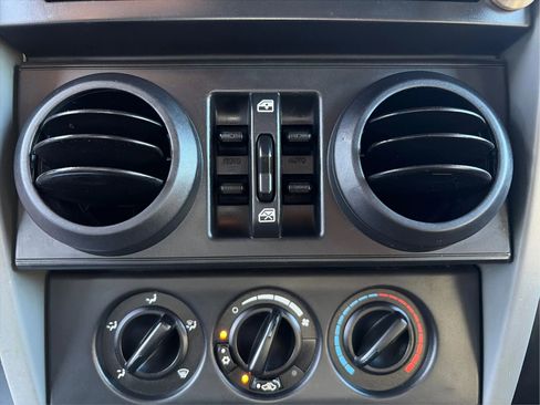 Used 2007 Jeep Wrangler Unlimited X image 30