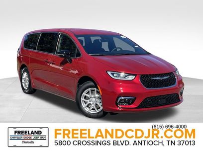 New 2026 Chrysler Pacifica Select