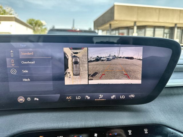Used 2026 Buick Enclave Preferred AWD/4WD image 17