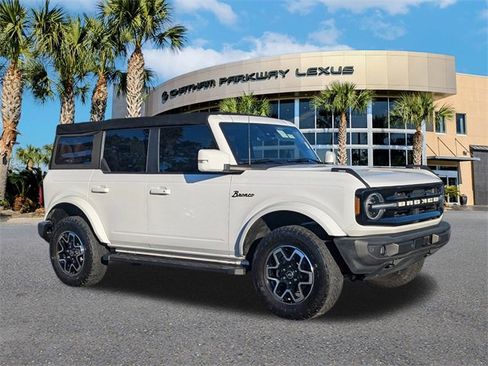 Used 2022 Ford Bronco Outer Banks image 2