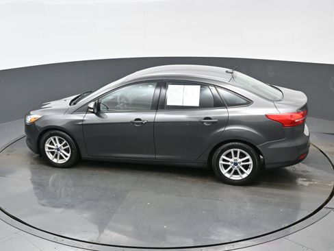 Used 2015 Ford Focus SE image 33