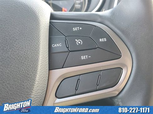 Used 2019 Jeep Cherokee Latitude Plus w/ Cold Weather Group image 19