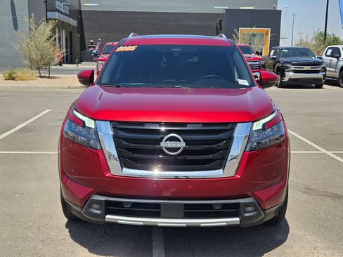 Used 2025 Nissan Pathfinder SL w/ SL Premium Package FWD image 8