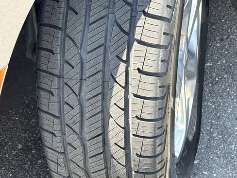 Used 2022 Chrysler Pacifica Limited FWD image 13