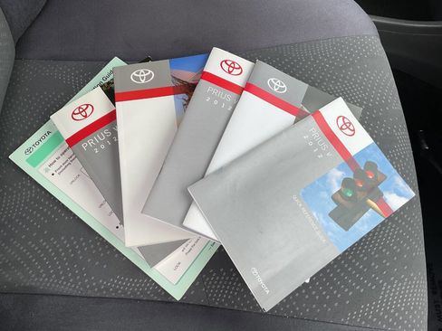 Used 2012 Toyota Prius V Two image 39