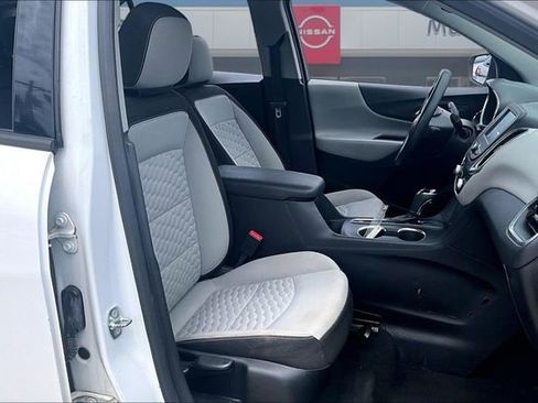 Used 2018 Chevrolet Equinox LS FWD image 27