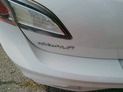 Used 2011 MAZDA MAZDA3 s Sport FWD image 13