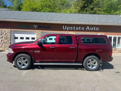 Used 2016 RAM 1500 Express AWD/4WD image 8