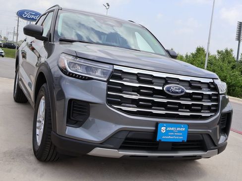 New 2026 Ford Explorer Active AWD/4WD image 6