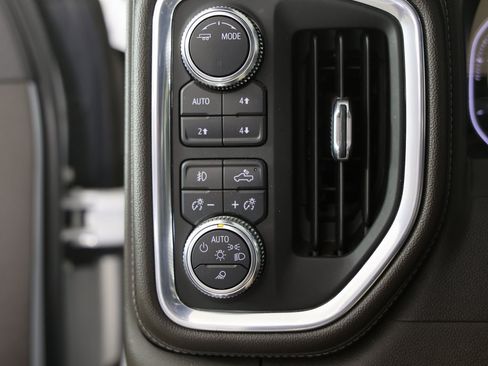 Used 2021 GMC Sierra 1500 SLT image 19