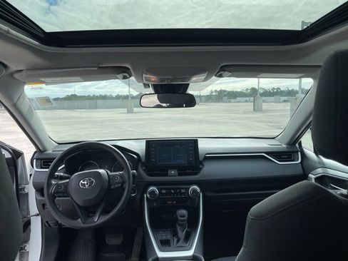 Used 2019 Toyota RAV4 XLE image 19