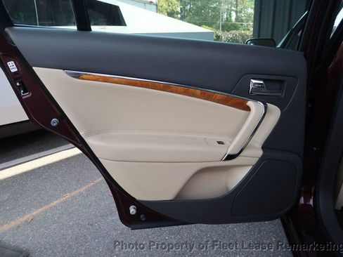 Used 2011 Lincoln MKZ Lincoln MKZ image 17