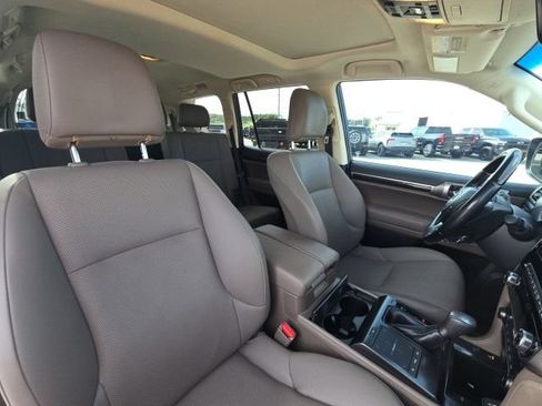 Used 2023 Lexus GX 460 Premium AWD/4WD image 18