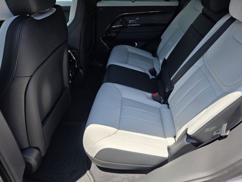 Used 2025 Land Rover Range Rover Sport Autobiography AWD/4WD image 14