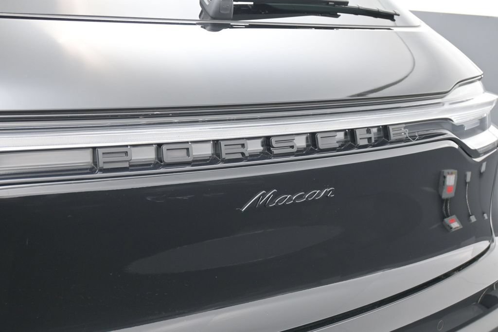 Certified 2026 Porsche Macan AWD/4WD image 14