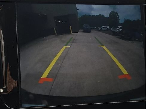 Used 2020 Chrysler Pacifica Limited FWD image 15