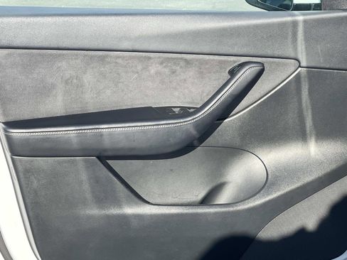 Used 2022 Tesla Model Y Performance image 20