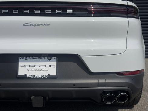 Certified 2025 Porsche Cayenne Coupe AWD/4WD image 21