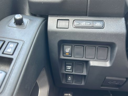 Used 2025 Nissan Frontier SV RWD image 24