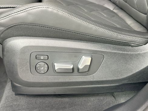 New 2026 BMW X5 xDrive40i w/ M Sport Package image 19