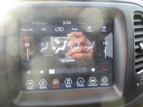 Used 2018 Jeep Compass Trailhawk w/ Cold Weather Group image 10