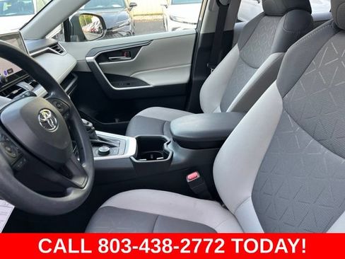 Used 2025 Toyota RAV4 XLE AWD/4WD image 9