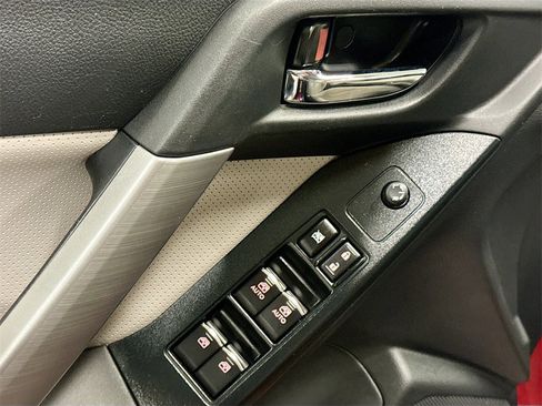 Used 2018 Subaru Forester 2.5i Limited image 19
