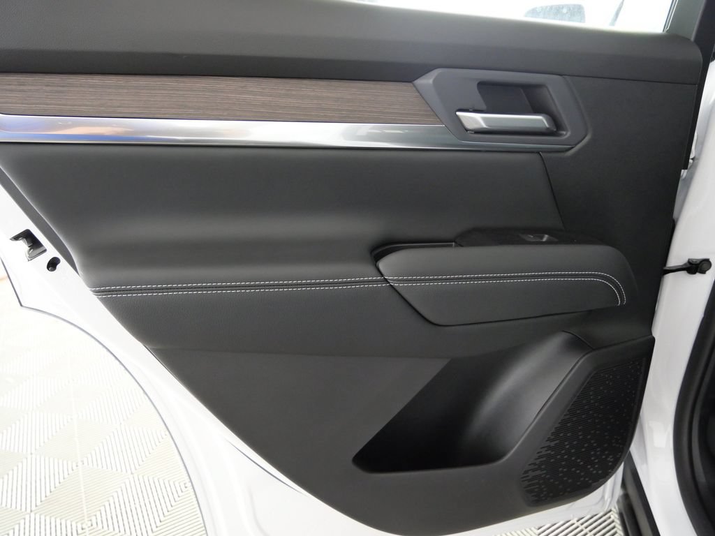 New 2027 GMC Terrain Denali w/ LPO, Floor Liner Package AWD/4WD image 16