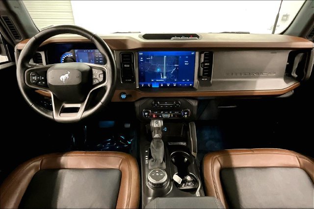 Used 2024 Ford Bronco Outer Banks AWD/4WD image 18
